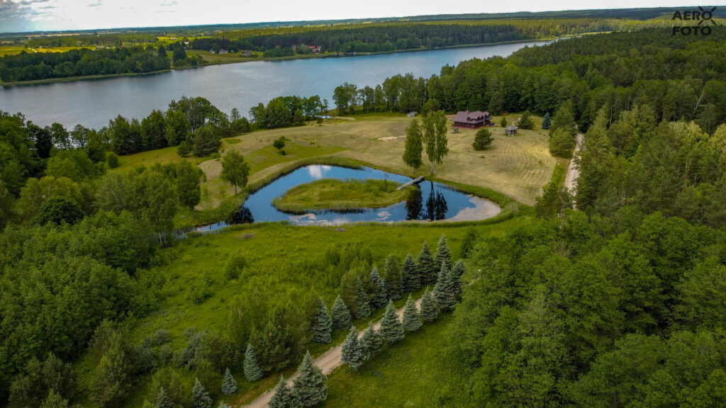 Užsakymas su dronu sodybos fotografijai